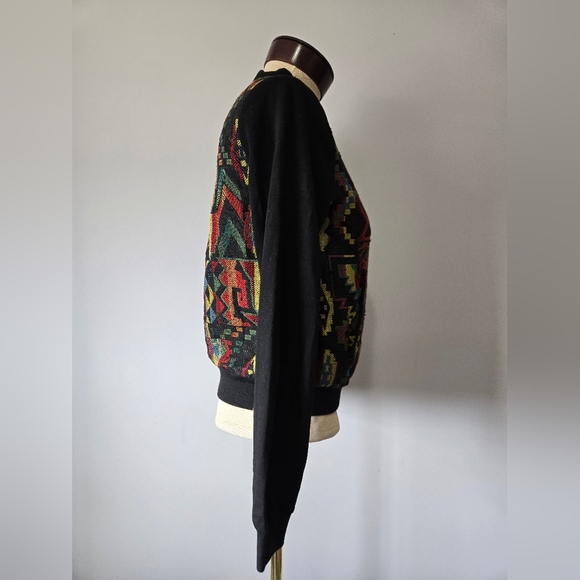 QED LONDON Lightweight Geometric Pattern Jacket. Size Medium - Picture 5 of 13